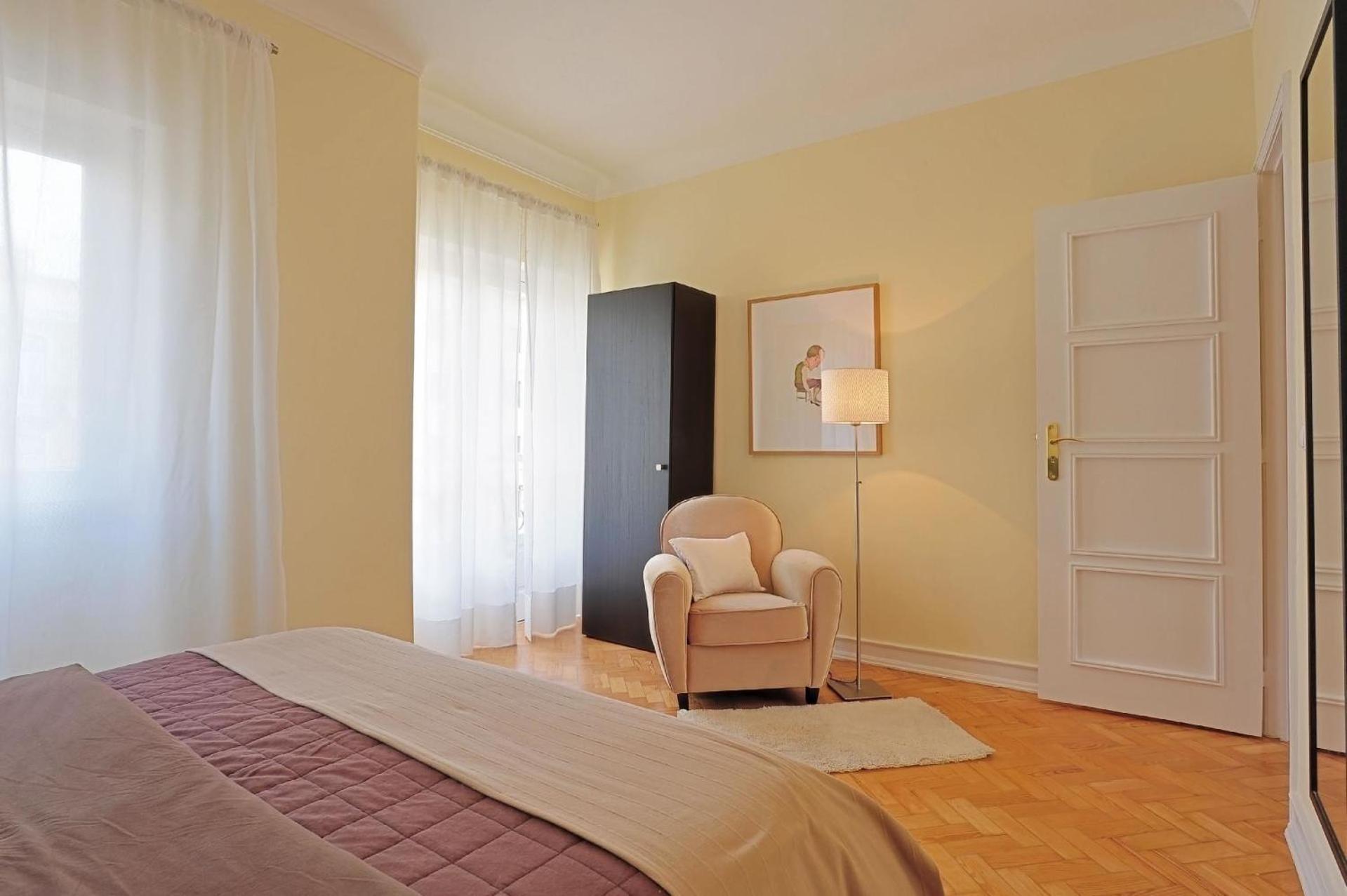 Apartment Studio Fuer 11 Personen Und 1 Kind In Lissabon, Regio De Costa De - B58323 Lissabon