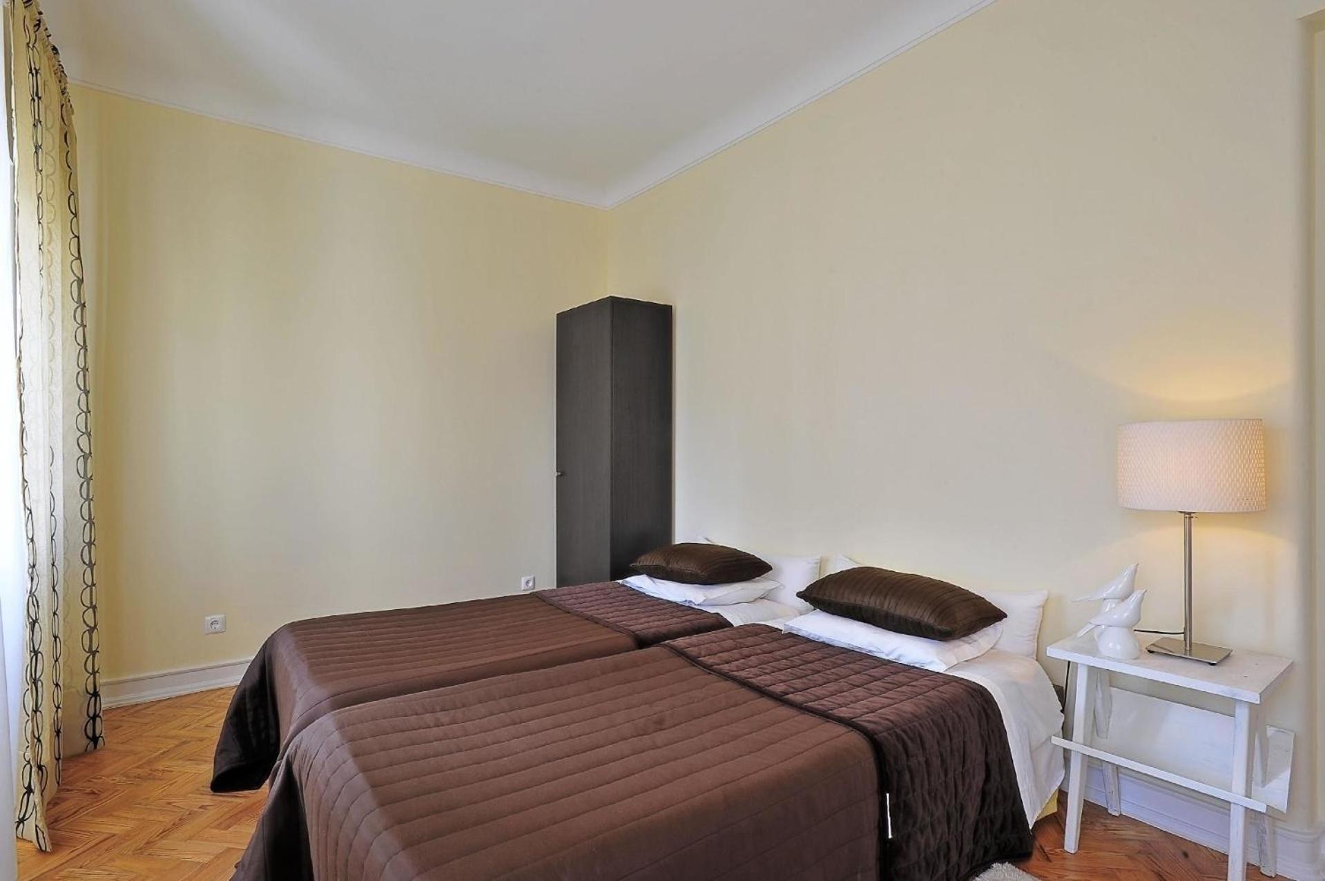 Studio Fuer 11 Personen Und 1 Kind In Lissabon, Regio De Costa De - B58323 Lissabon