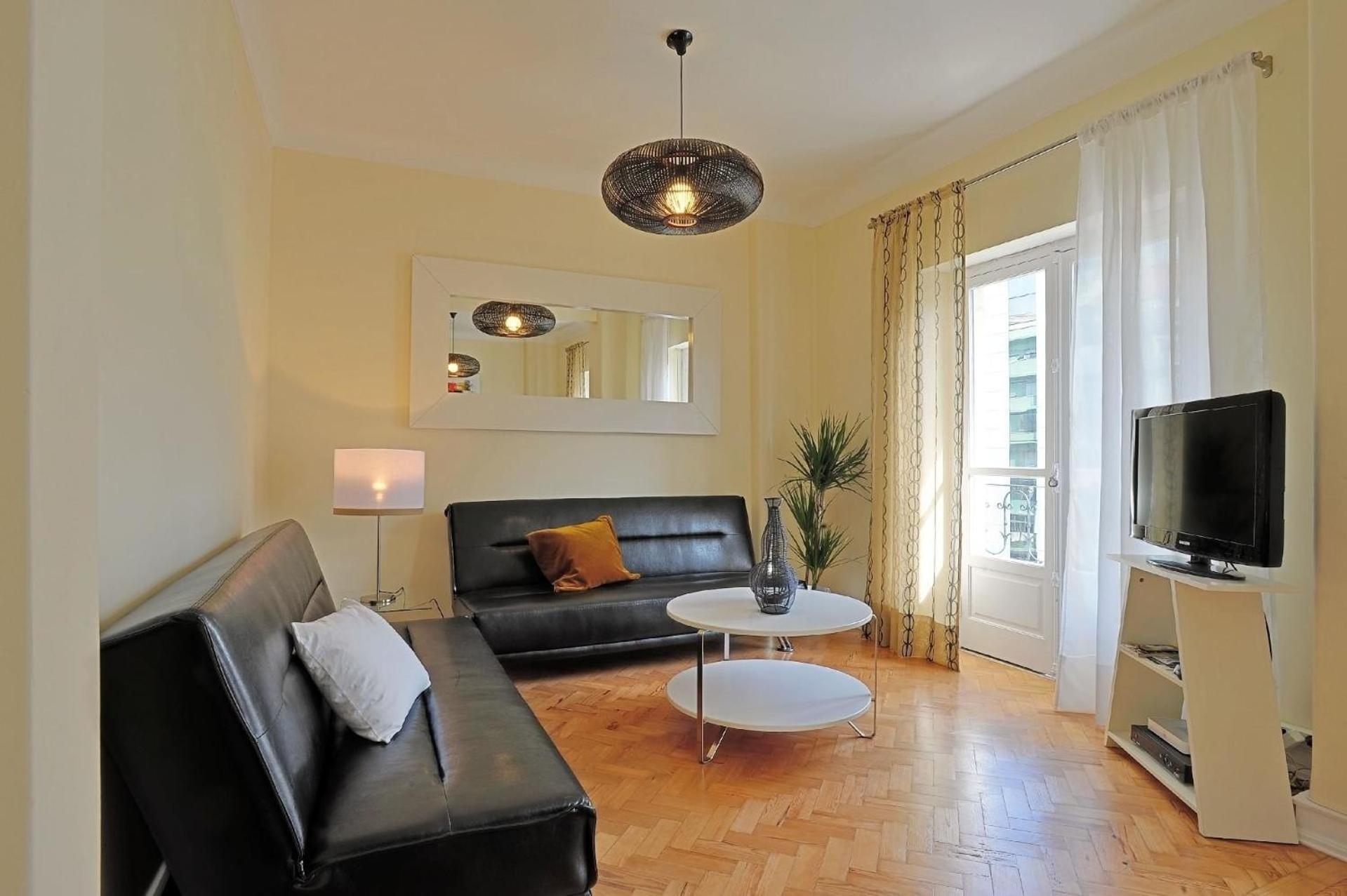 Studio Fuer 11 Personen Und 1 Kind In Lissabon, Regio De Costa De - B58323 Apartment Lissabon